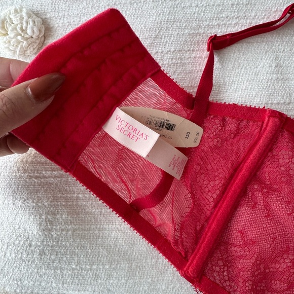 NWT Victoria’s Secret Red Lace Ribcage Bra - Picture 4 of 5